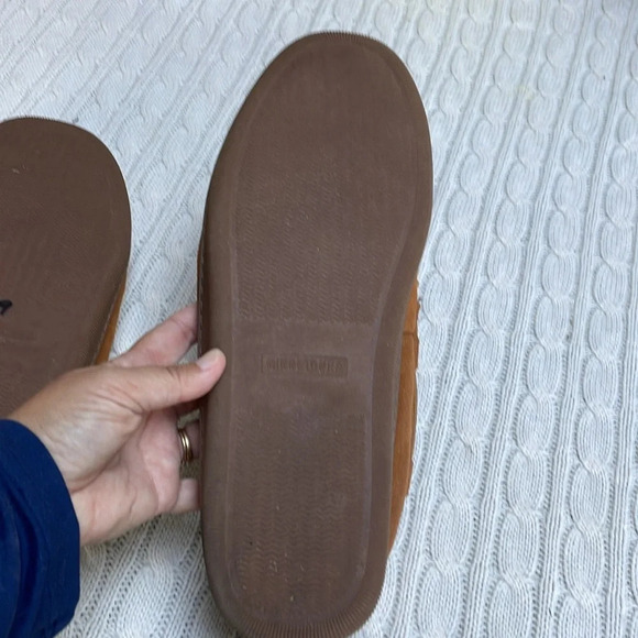 Minnetonka Men’s sz 15 slippers. Suede, rubber sole, Fur lined. good condition - Picture 4 of 11